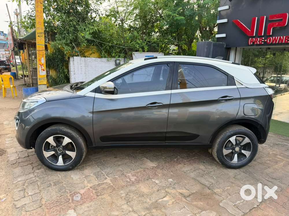 Tata Nexon Amt Xza Plus, 2018, Petrol