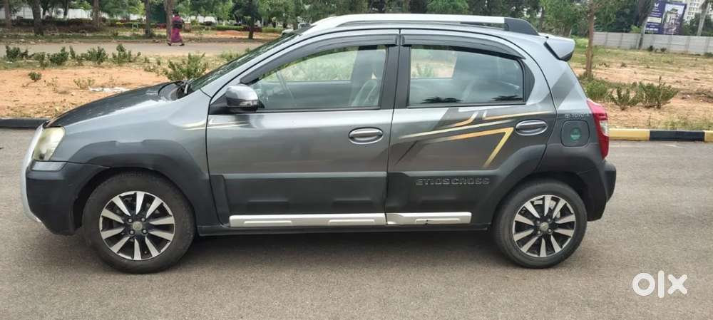 Toyota Etios Cross 1.2l G, 2014, Petrol