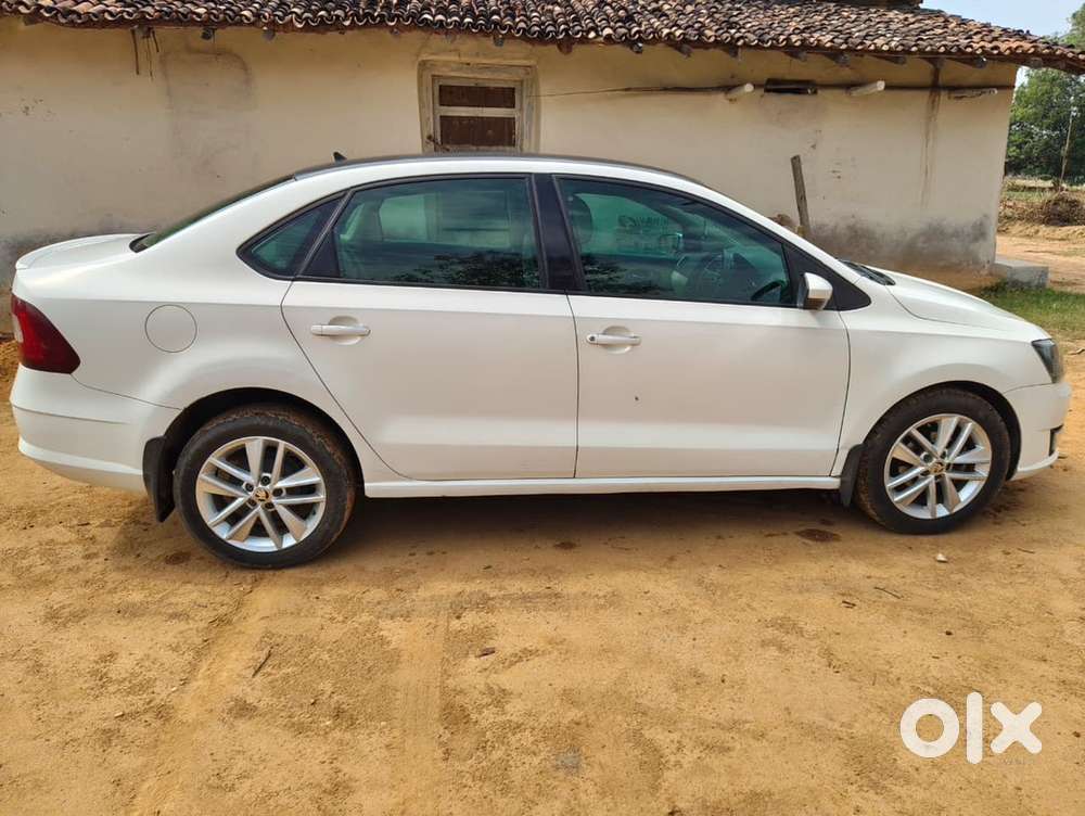 Skoda Rapid Petrol 2017