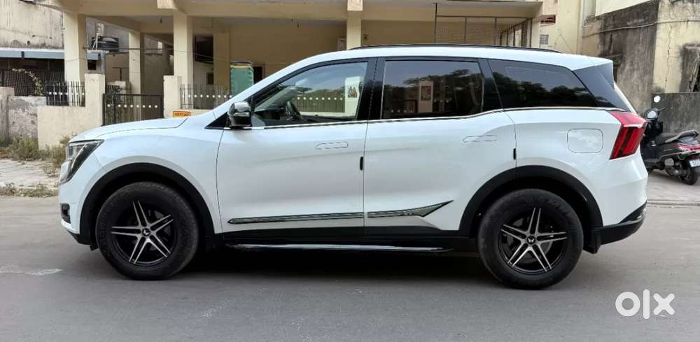 Mahindra Xuv700 2.0 Ax 5 Petrol At Str, 2022, Petrol