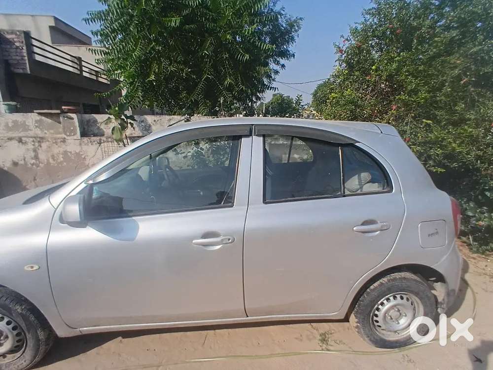 Nissan Micra Active 2015 Variant