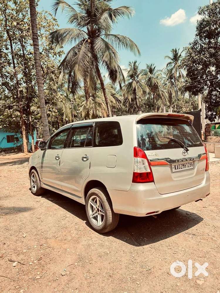 Toyota Innova 2013 Diesel 275000 Km Driven