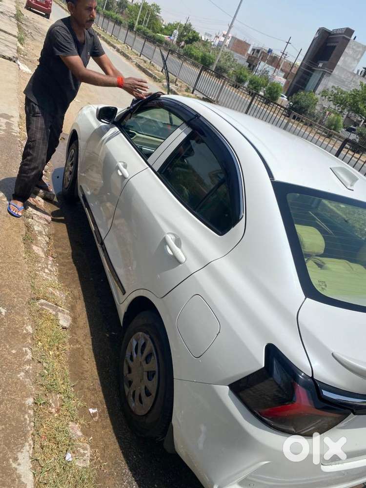 Maruti Suzuki Swift Dzire 2024 Petrol 26000 Km Driven
