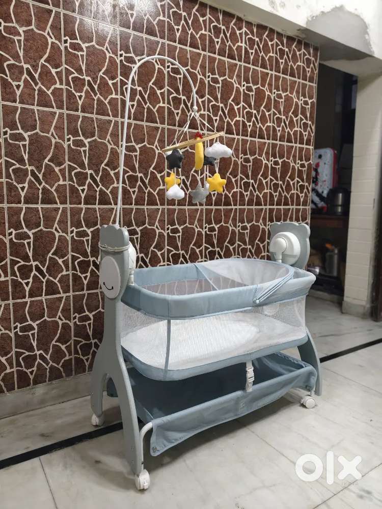 Meemee electric baby cradle with remote