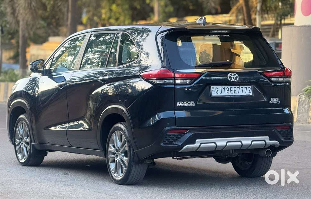 Toyota Innova Hycross 2.0 Zx (o) Hybrid 7 Str, 2025, Petrol