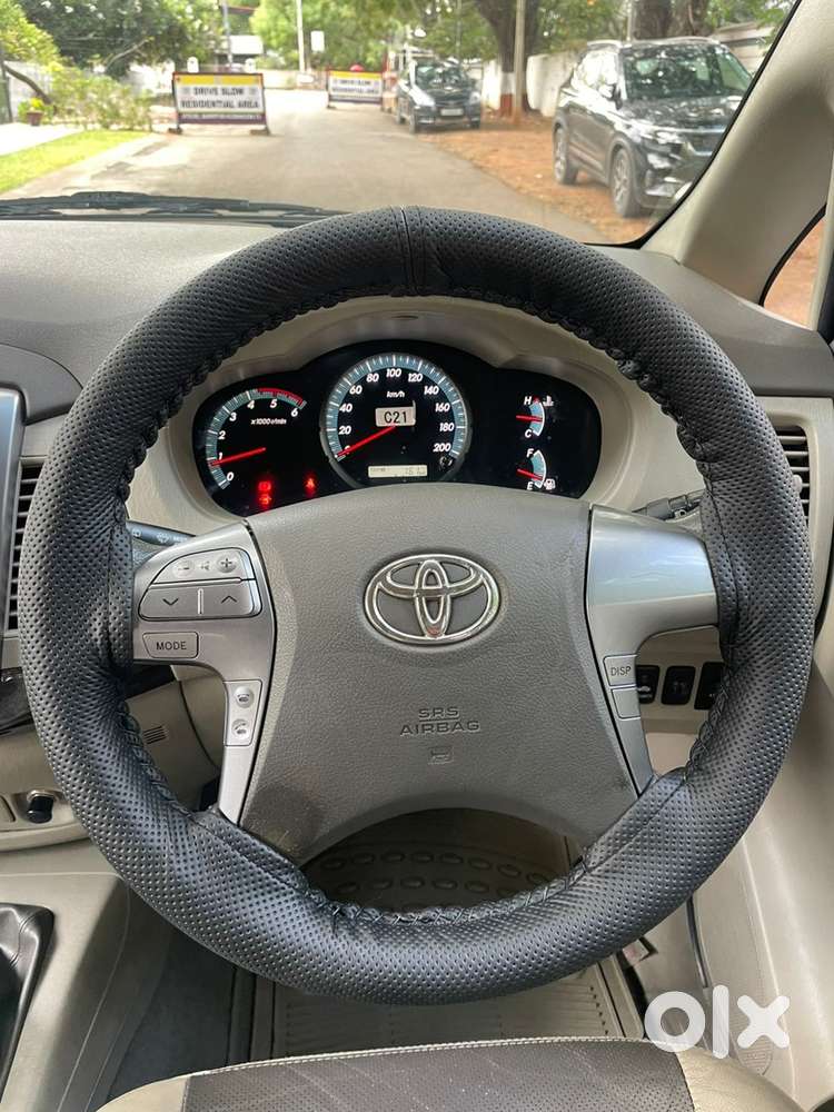 Toyota Innova 2.5 Z Diesel 2014