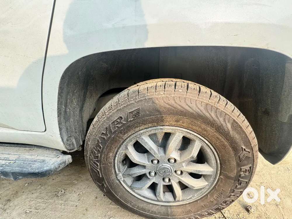 Mahindra Tuv 300 2018