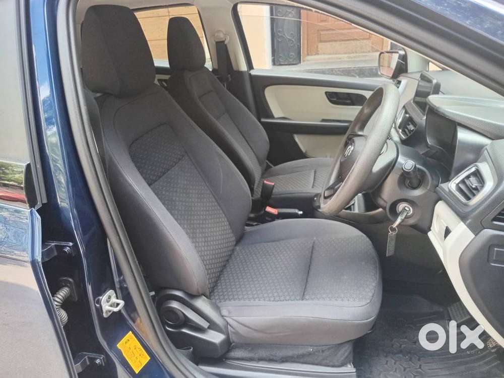 Tata Altroz 1.2 Xm Plus, 2023, Petrol