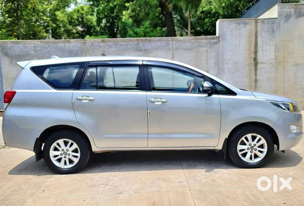 Toyota Innova Crysta [2020-ongoing] 2.4 Gx 8 Str, 2017, Diesel