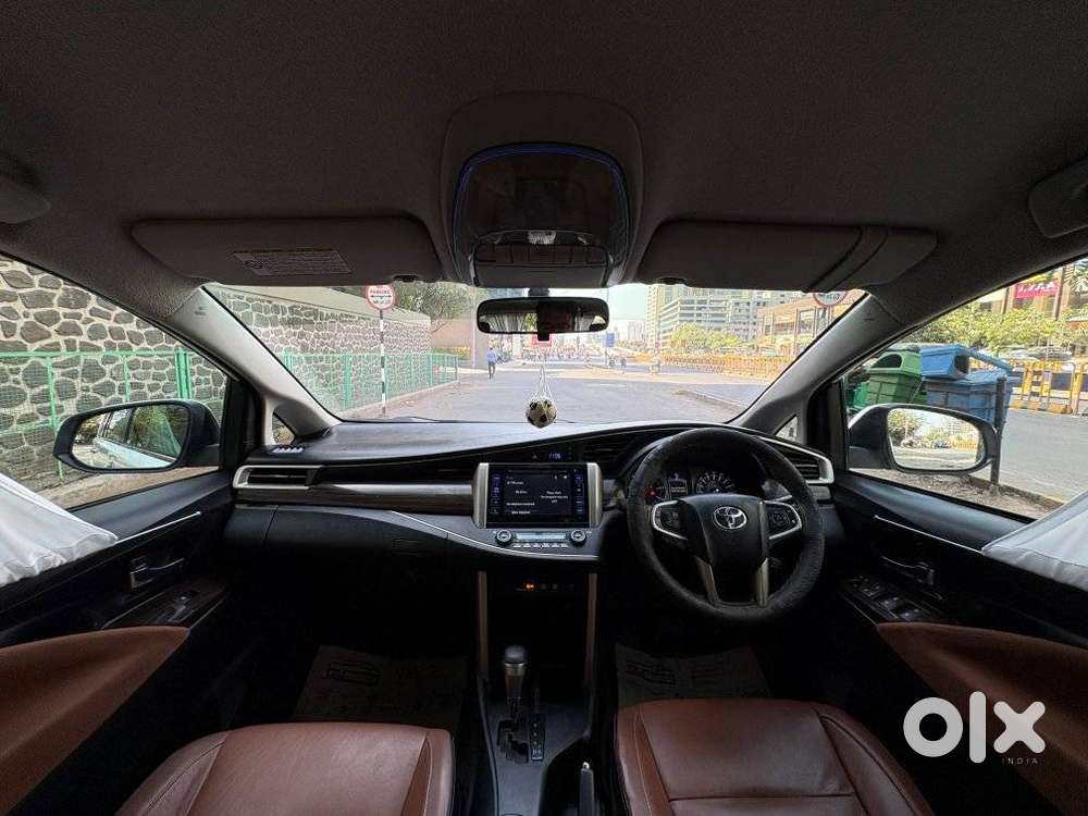 Toyota Innova Crysta 2.8z Automatic, 2016, Diesel