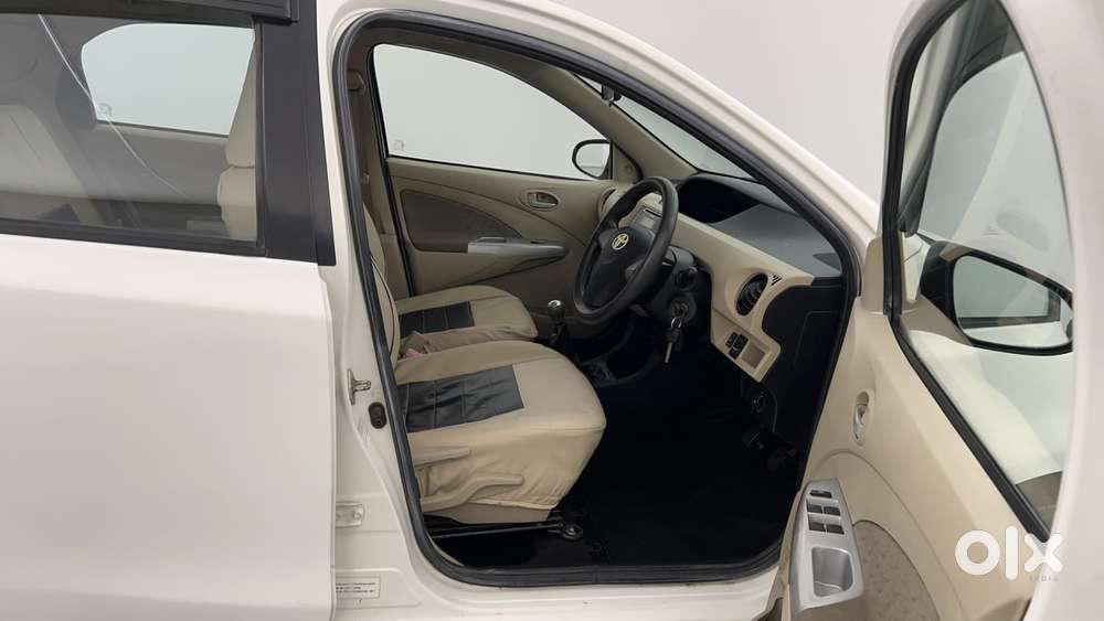 Toyota Etios Liva 2011-2012 V, 2017, Petrol