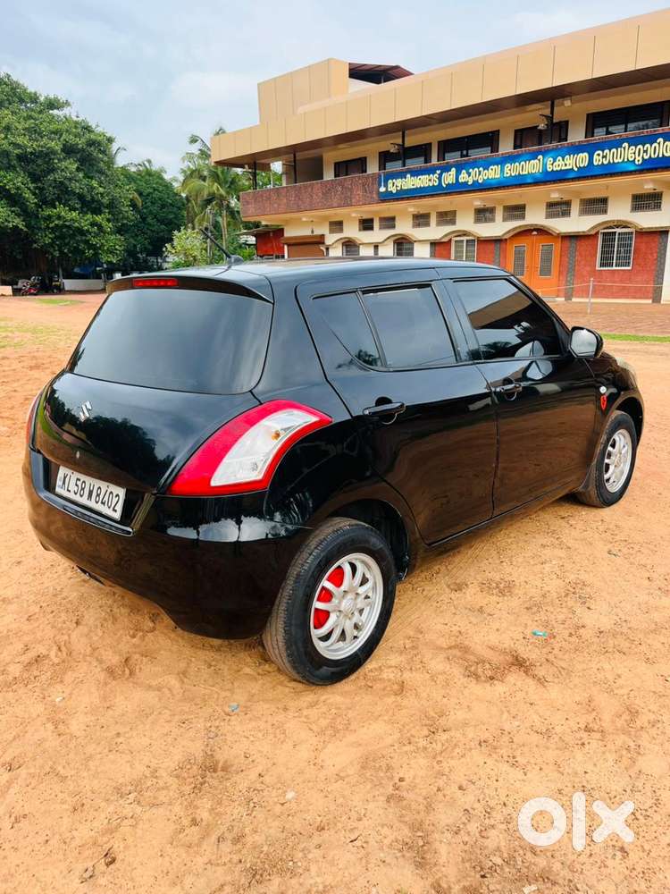 Maruti Suzuki Swift Lxi Option, 2017, Petrol