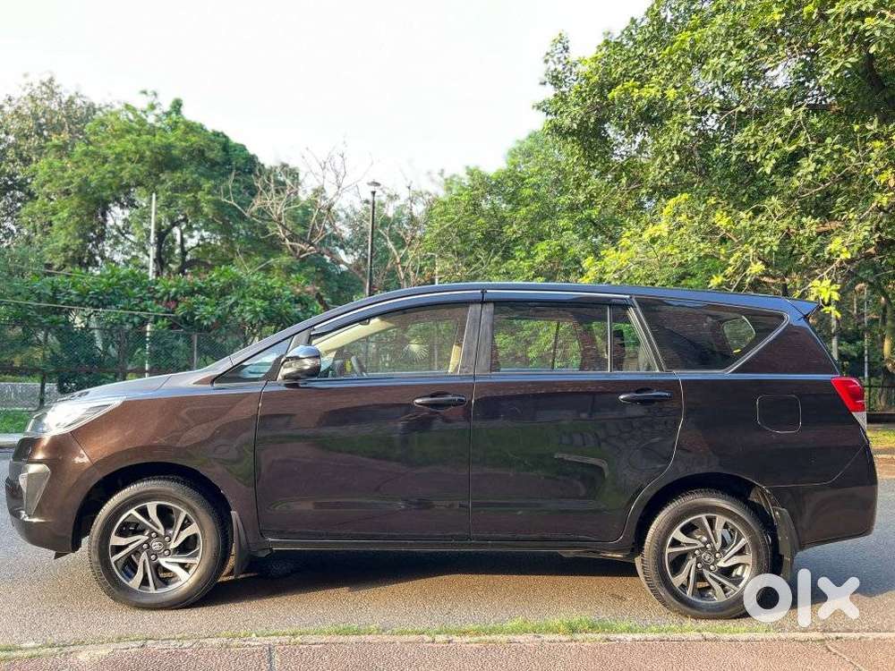 Toyota Innova Crysta [2020-ongoing] 2.4 Gx At 7 Str, 2022, Diesel