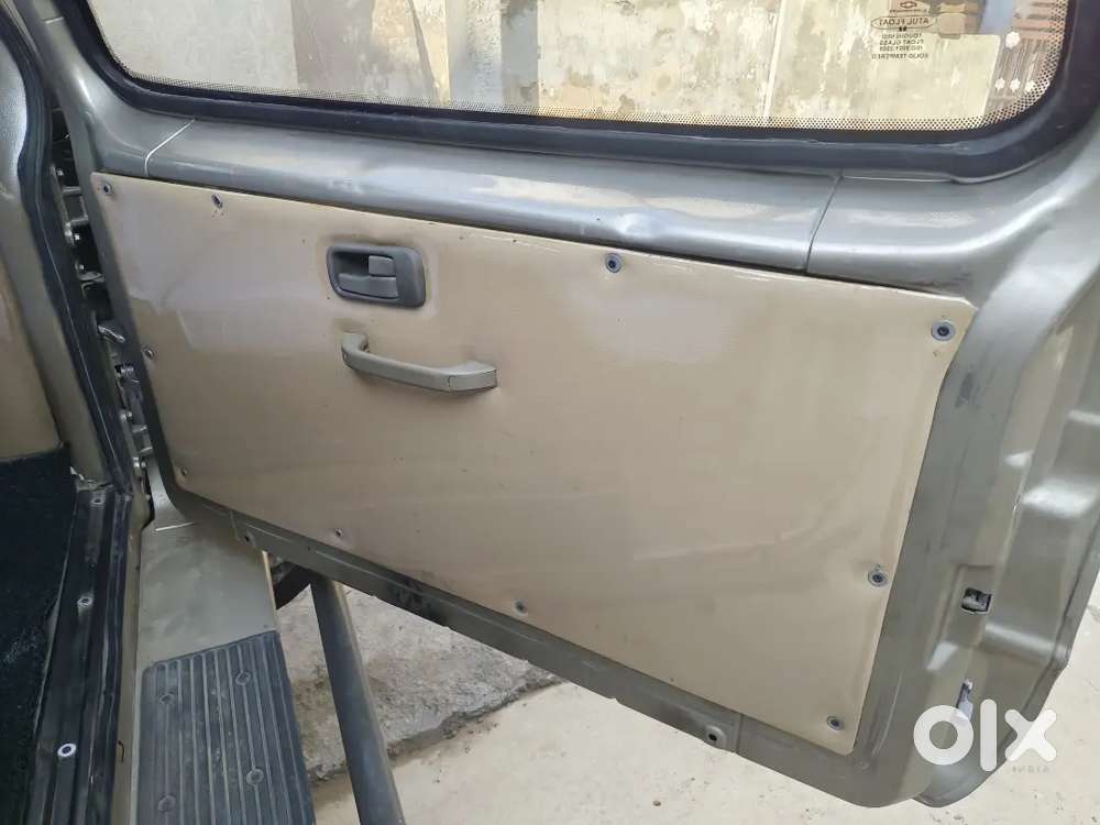 Tavera Top Model 7 Seater