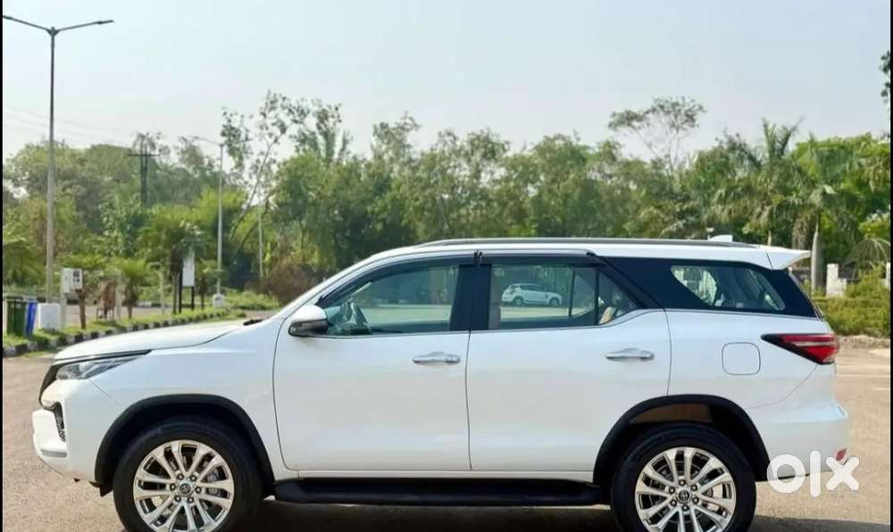 Toyota Fortuner Legender 2025 Suv