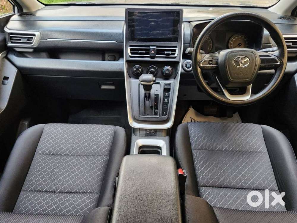 Toyota Innova Hycross 7s Option, 2024, Petrol