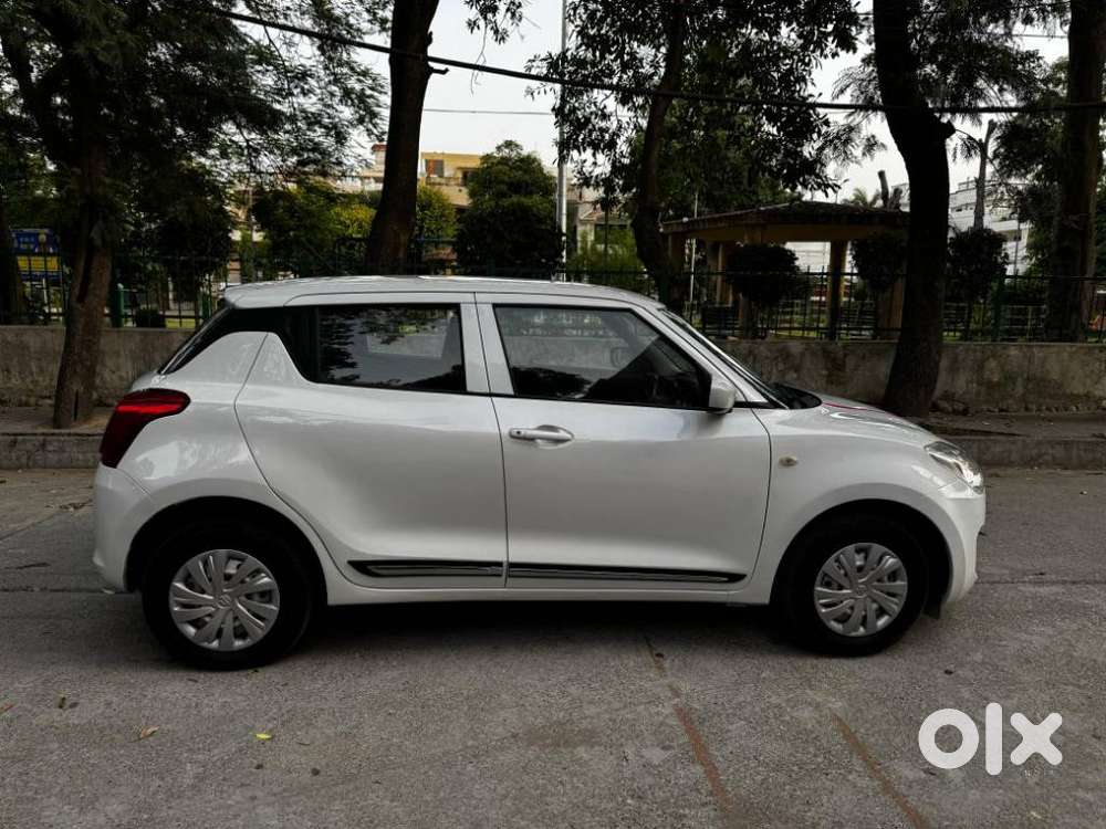 Maruti Suzuki Swift 1.2 Lxi (o), 2022, Petrol