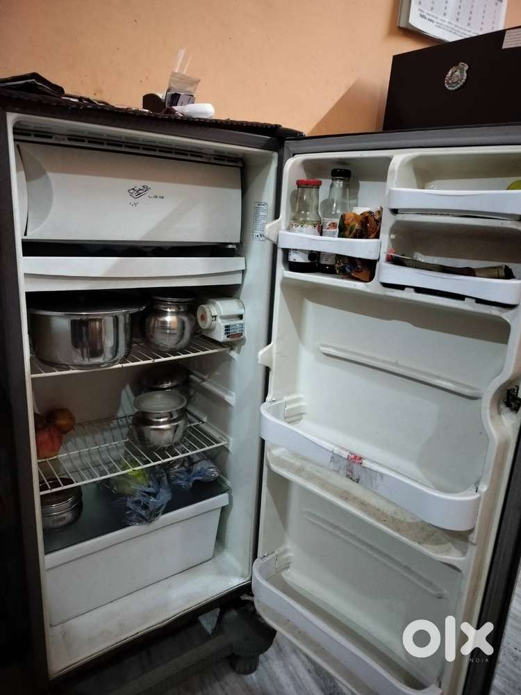 180 ltr fridge in working condition