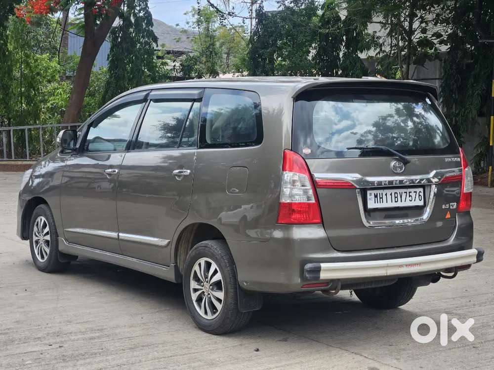 Toyota Innova V 10/2015