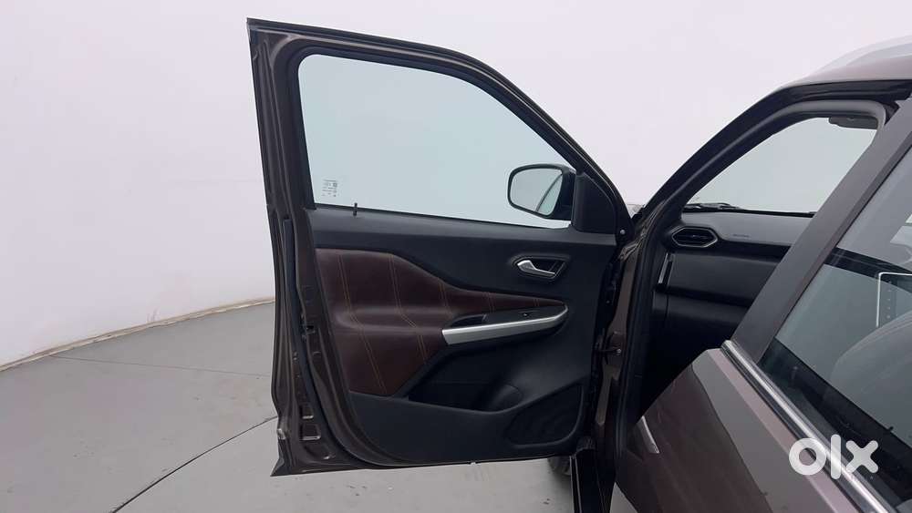 Nissan Magnite 1.0 Xv Premium Turbo Cvt, 2021, Petrol