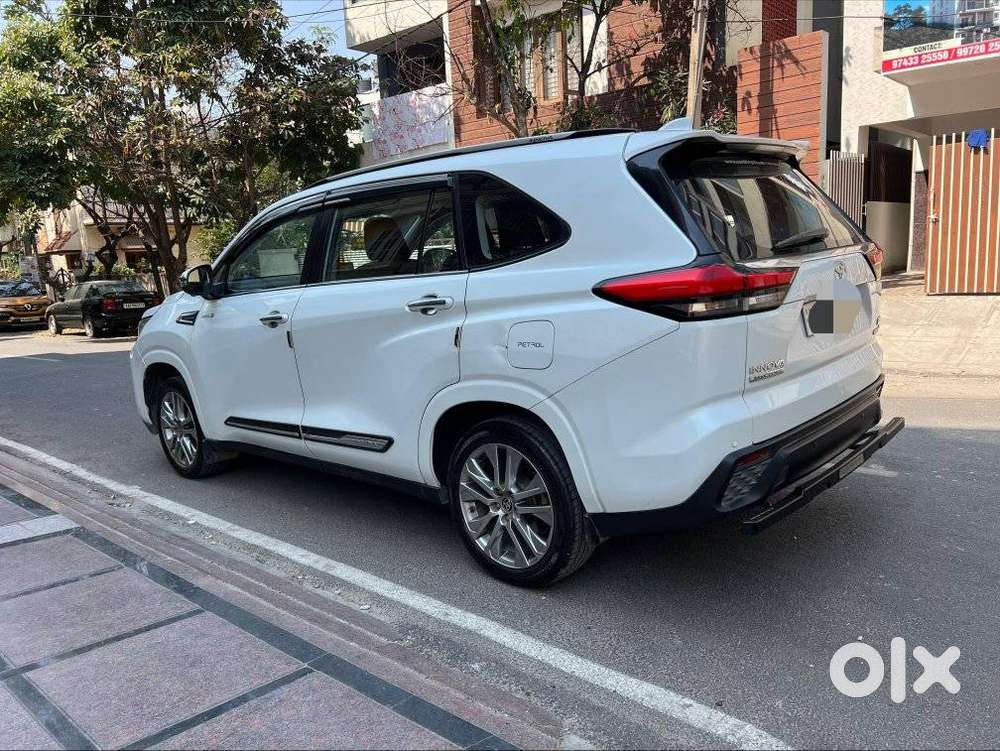 Toyota Innova Hycross 2.0 Vx Hybrid 7 Str, 2023, Petrol