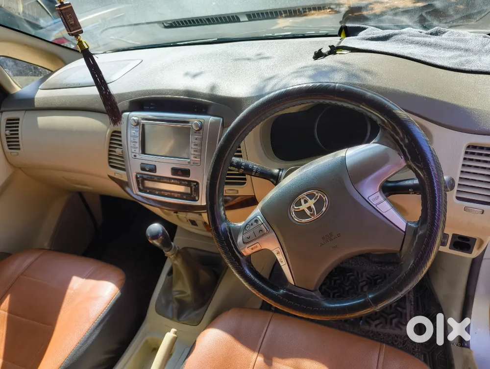 Toyota Innova 2015 Diesel 190000 Km Driven