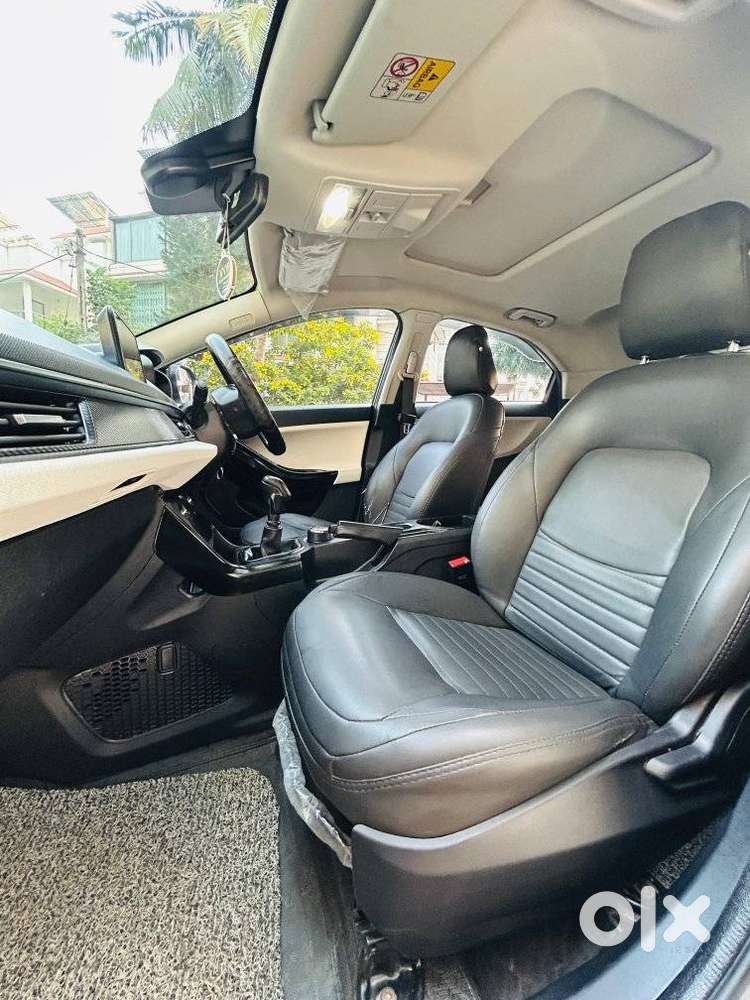 Tata Nexon, 2023, Petrol