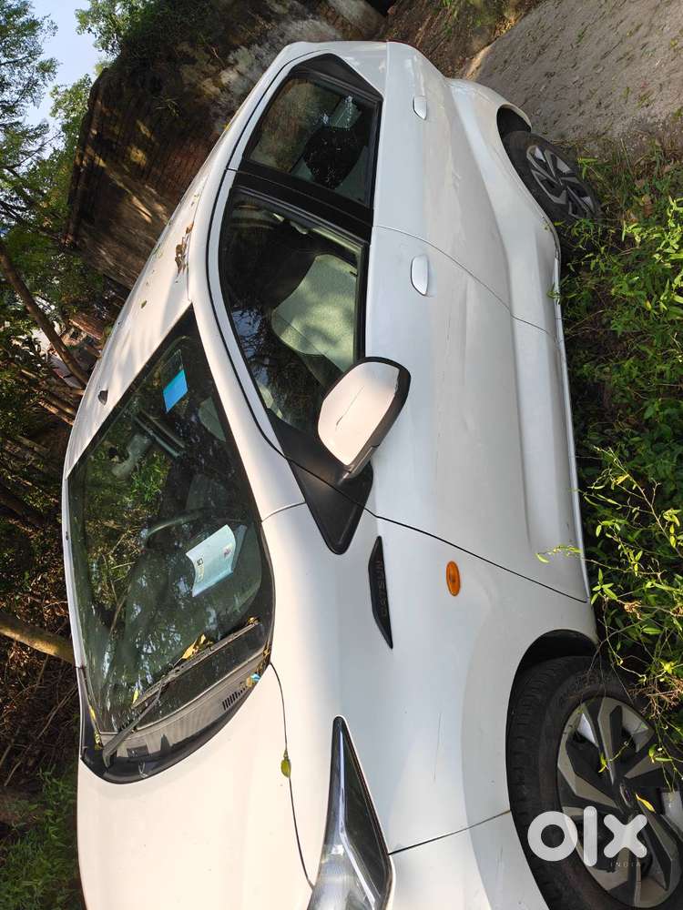 Nissan Gravite Acenta 2021 Model