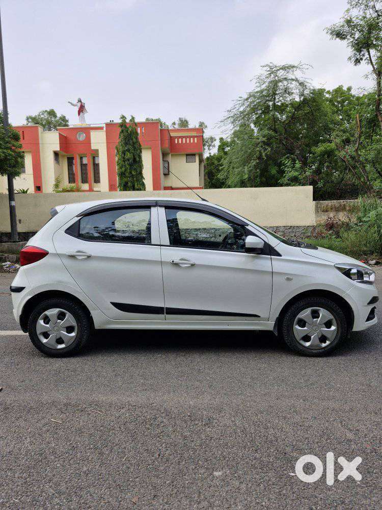 Tata Tiago 1.2 Revotron Xt (o), 2019, Petrol