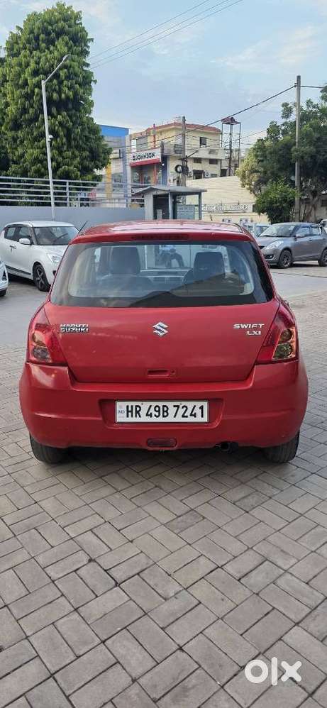 Maruti Suzuki Swift Lxi Bsiv, 2010, Petrol