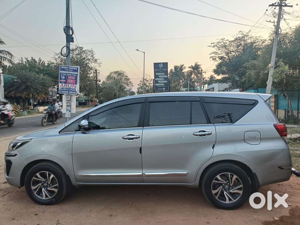 Toyota Innova Crysta 2.4 G Mt, 2022, Diesel