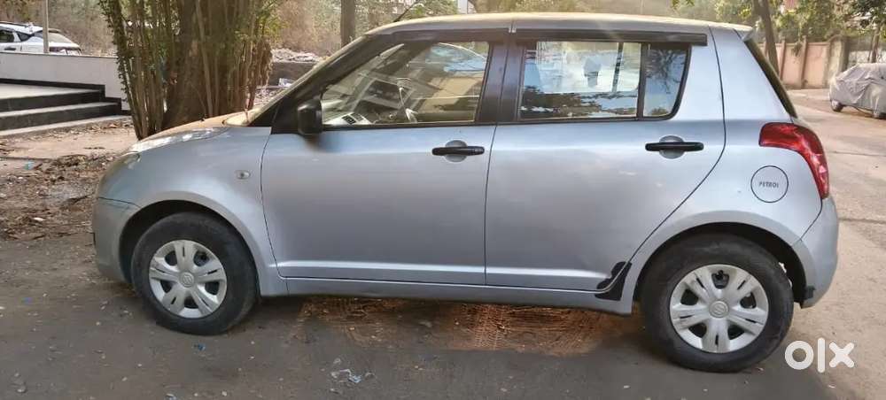 Maruti Suzuki Swift 2011 Pure Petrol