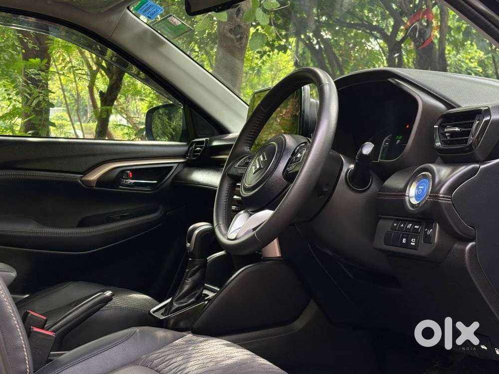Maruti Suzuki Grand Vitara 1.5 Alpha Plus Intelligent Hybrid Ecvt, 2..