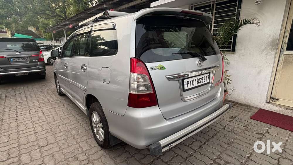 Toyota Innova 2.5 Vx 8 Str Bs-iii, 2012, Diesel