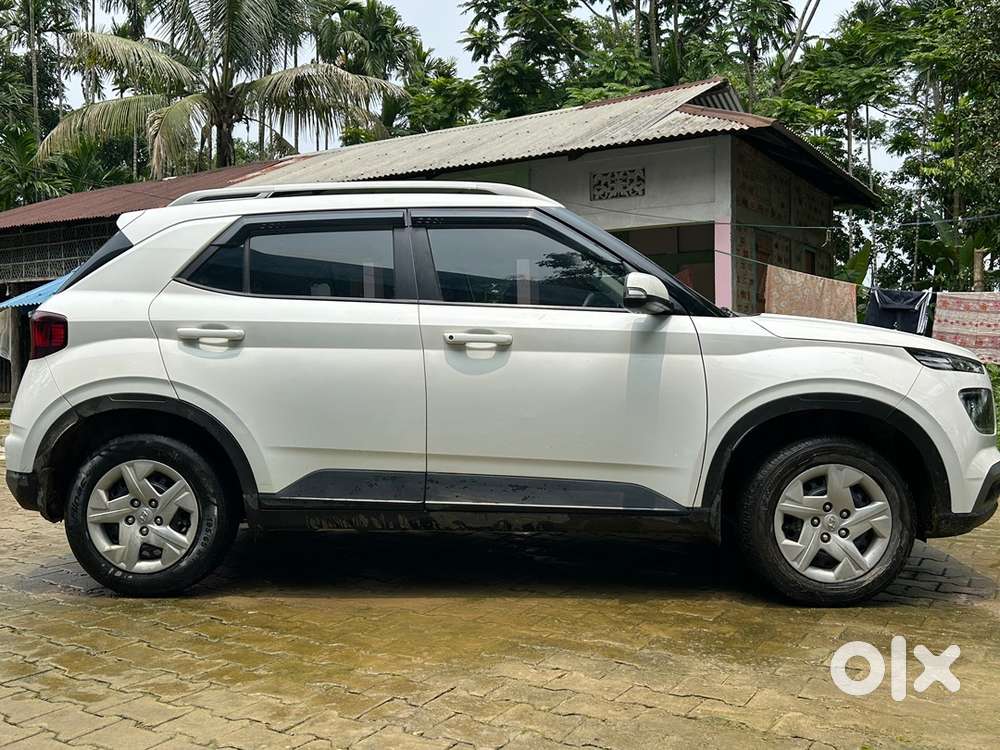 Hyundai Venue Petrol Manual 2020