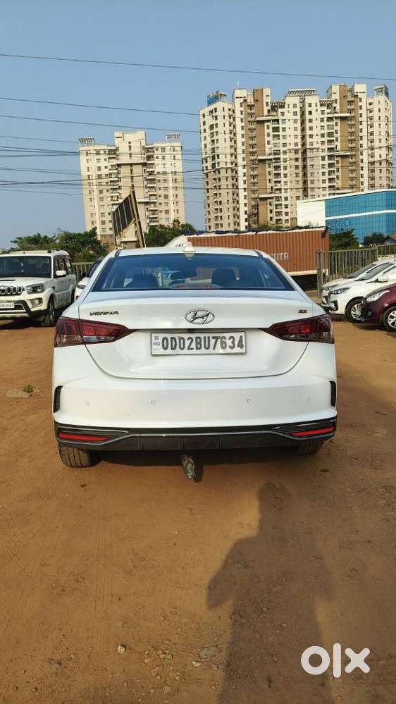Hyundai Verna 1.5 Sx (o) Vtvt, 2022, Petrol