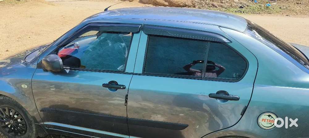 Maruti Suzuki Dzire 2011 Petrol 70000 Km Driven Neight Condition