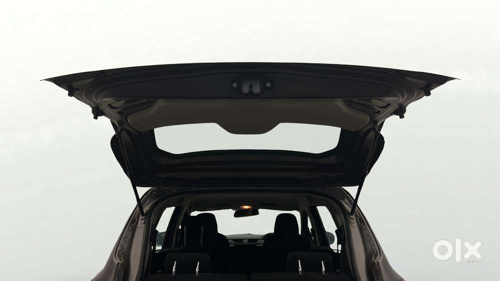 Renault Triber Rxt, 2022, Petrol