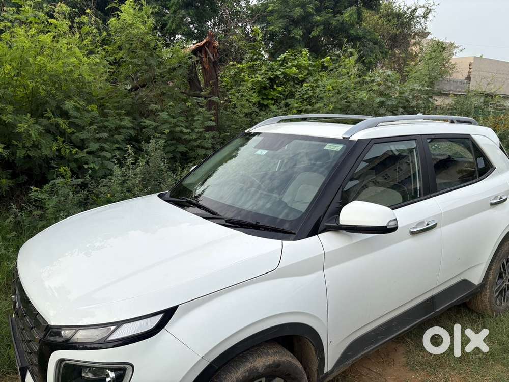 Hyundai Venue 2022 Diesel Well Maintained