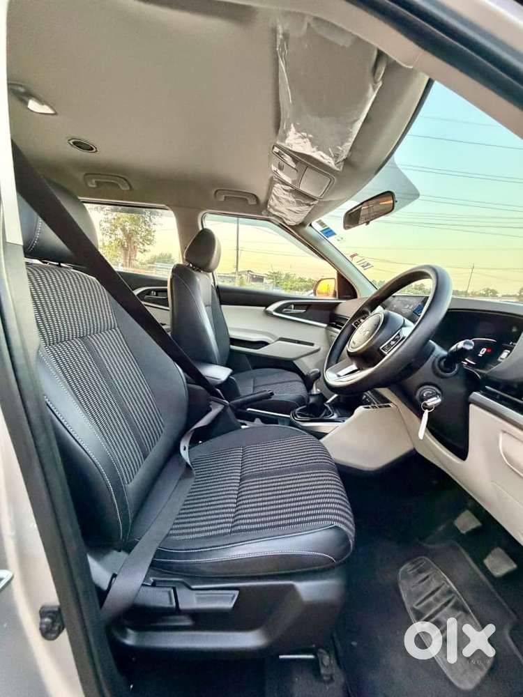 Kia Carens 1.4 Prestige 7 Str, 2023, Petrol