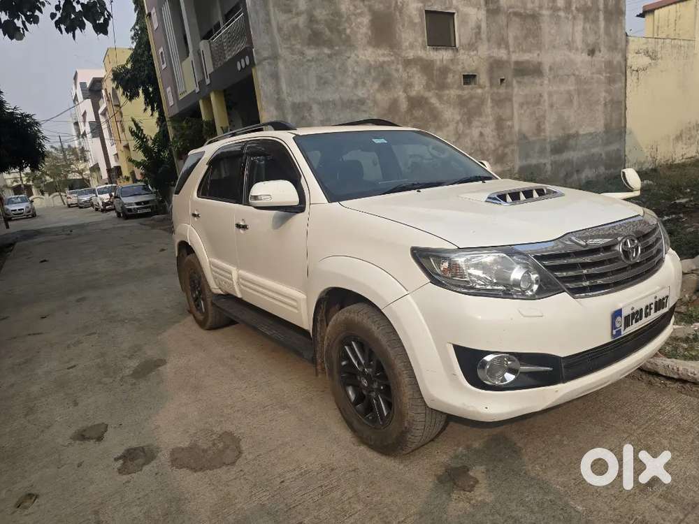 Toyota Fortuner 201516 Diesel 132000 Km Driven