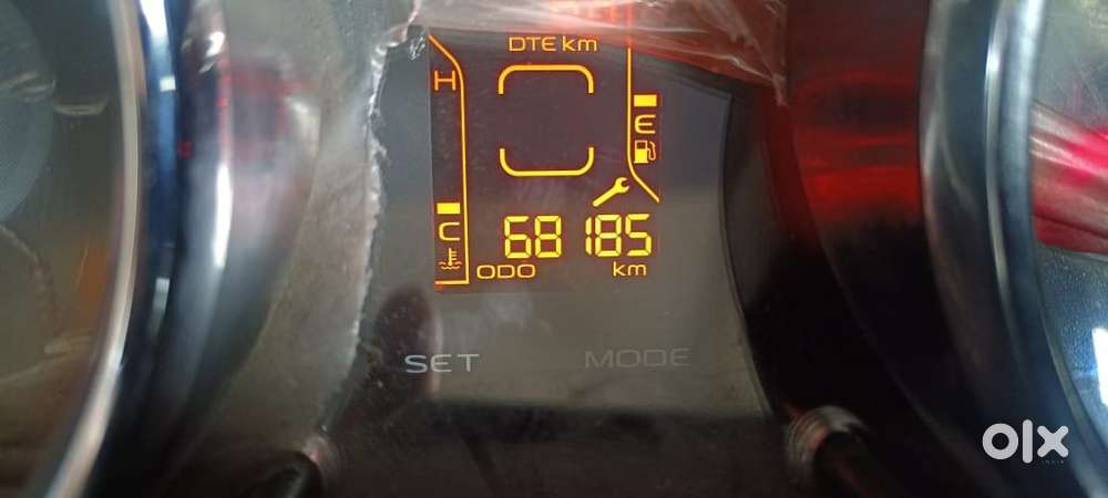 Mahindra Tuv 300 T8, 2015, Diesel