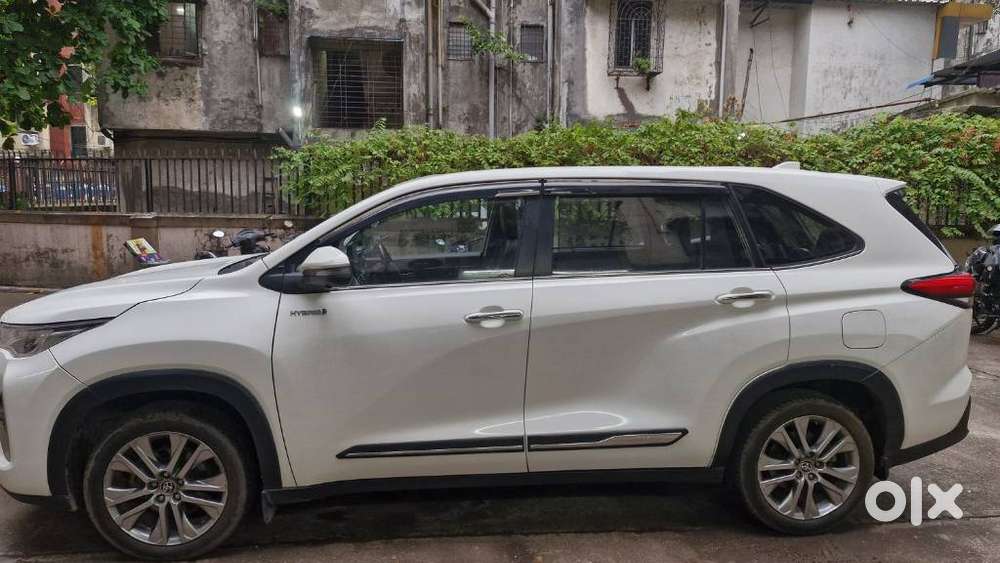 Toyota Innova Hycross 2.0 Zx Hybrid 7 Str, 2023, Petrol