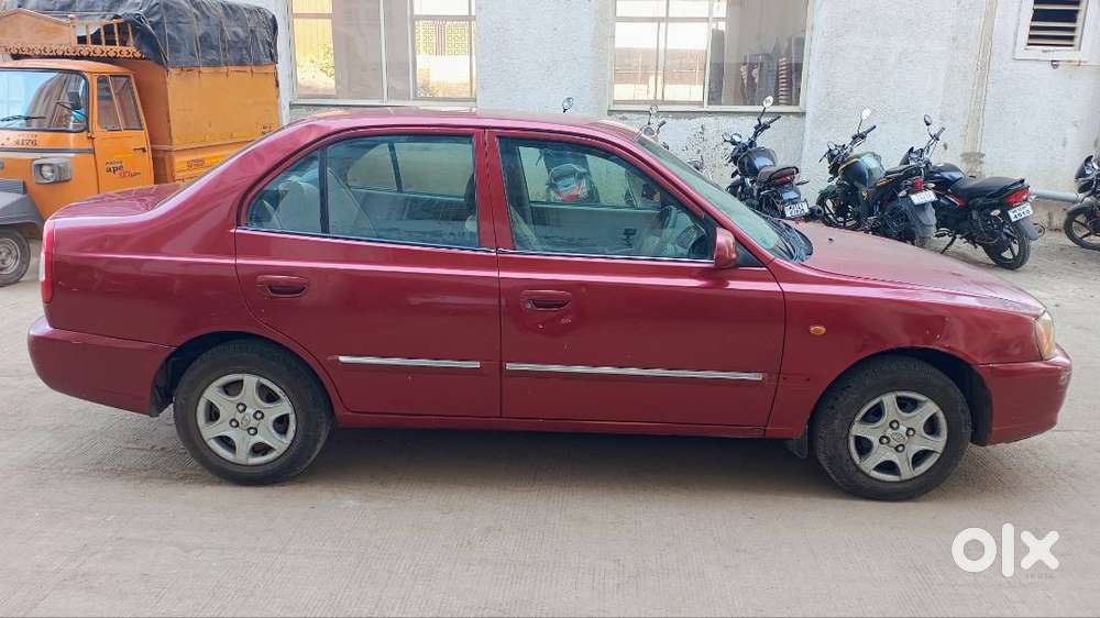 Hyundai Accent 2011 Red