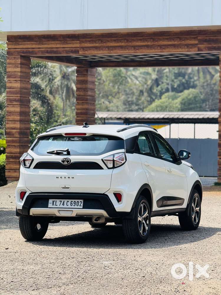 Tata Nexon 1.2 Revotron Xza Plus (o) Amt, 2023, Petrol