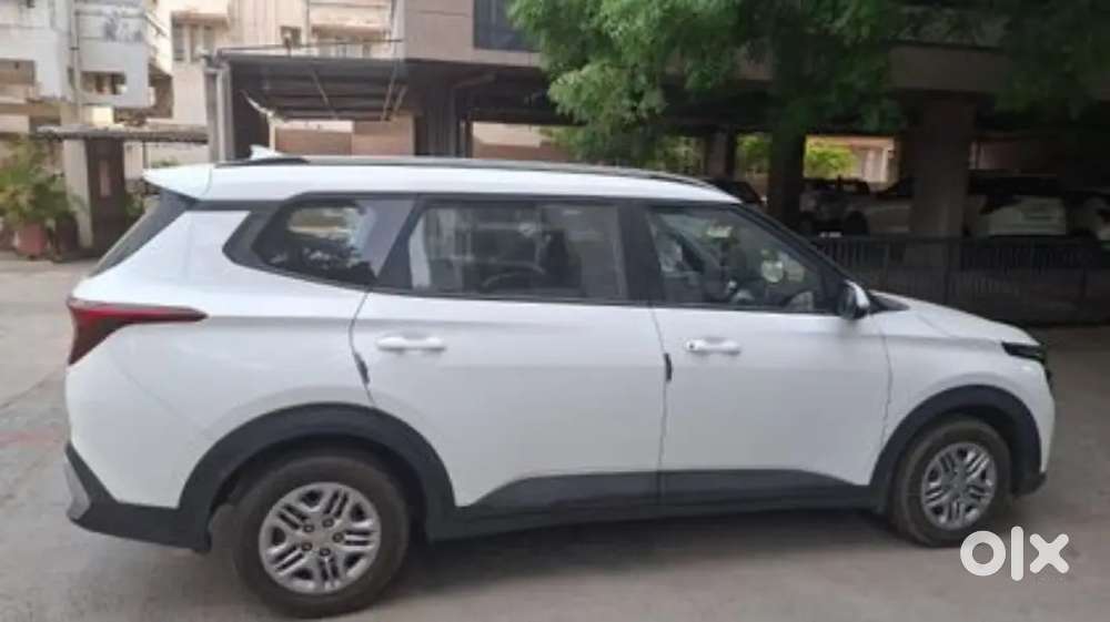 Kia Carens Prestige Petrol Manual 2022 First Owner