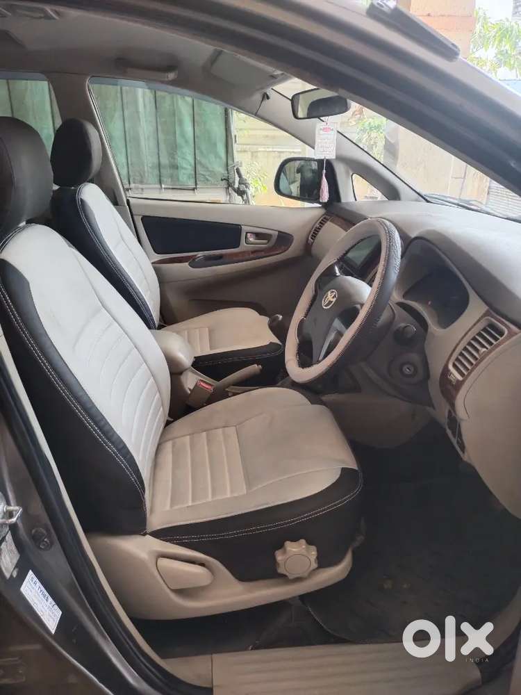 Toyota Innova 2012 Diesel Well Maintained