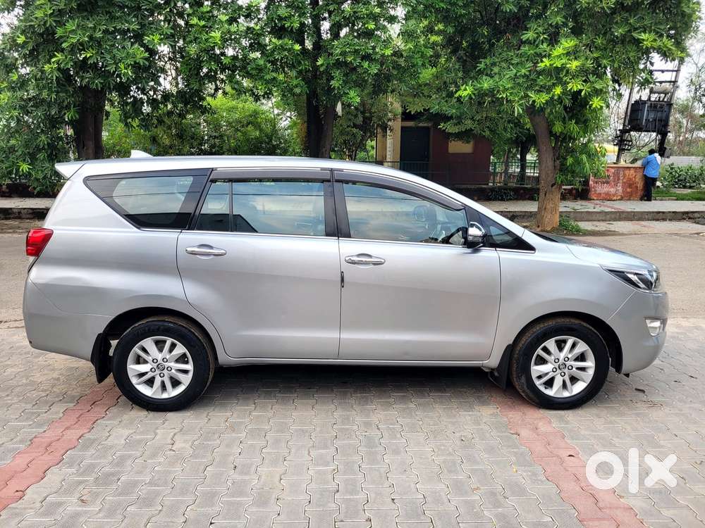 Toyota Innova Crysta 2.4 Vx Mt, 2016, Diesel