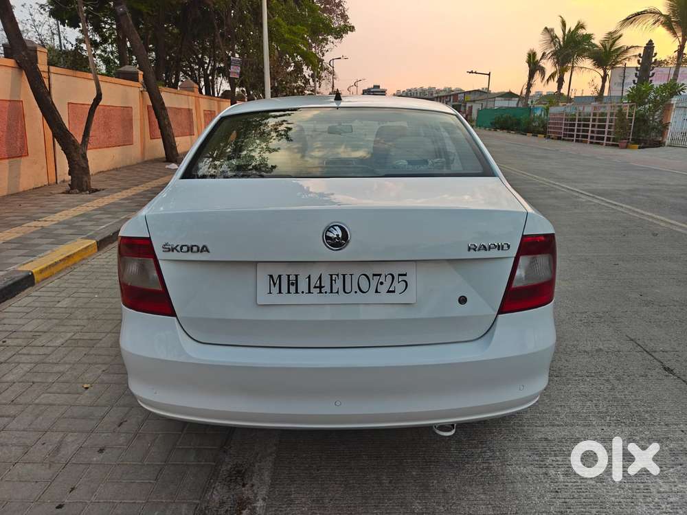Skoda Rapid 1.6 Mpi At Ambition, 2015, Petrol