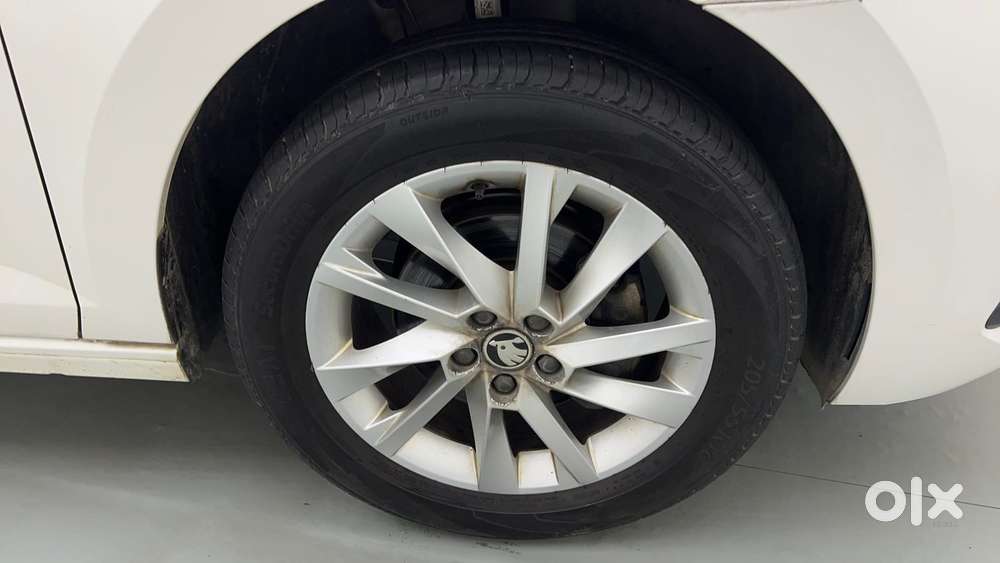 Skoda Slavia Ambition 1.0l Tsi Mt, 2022, Petrol